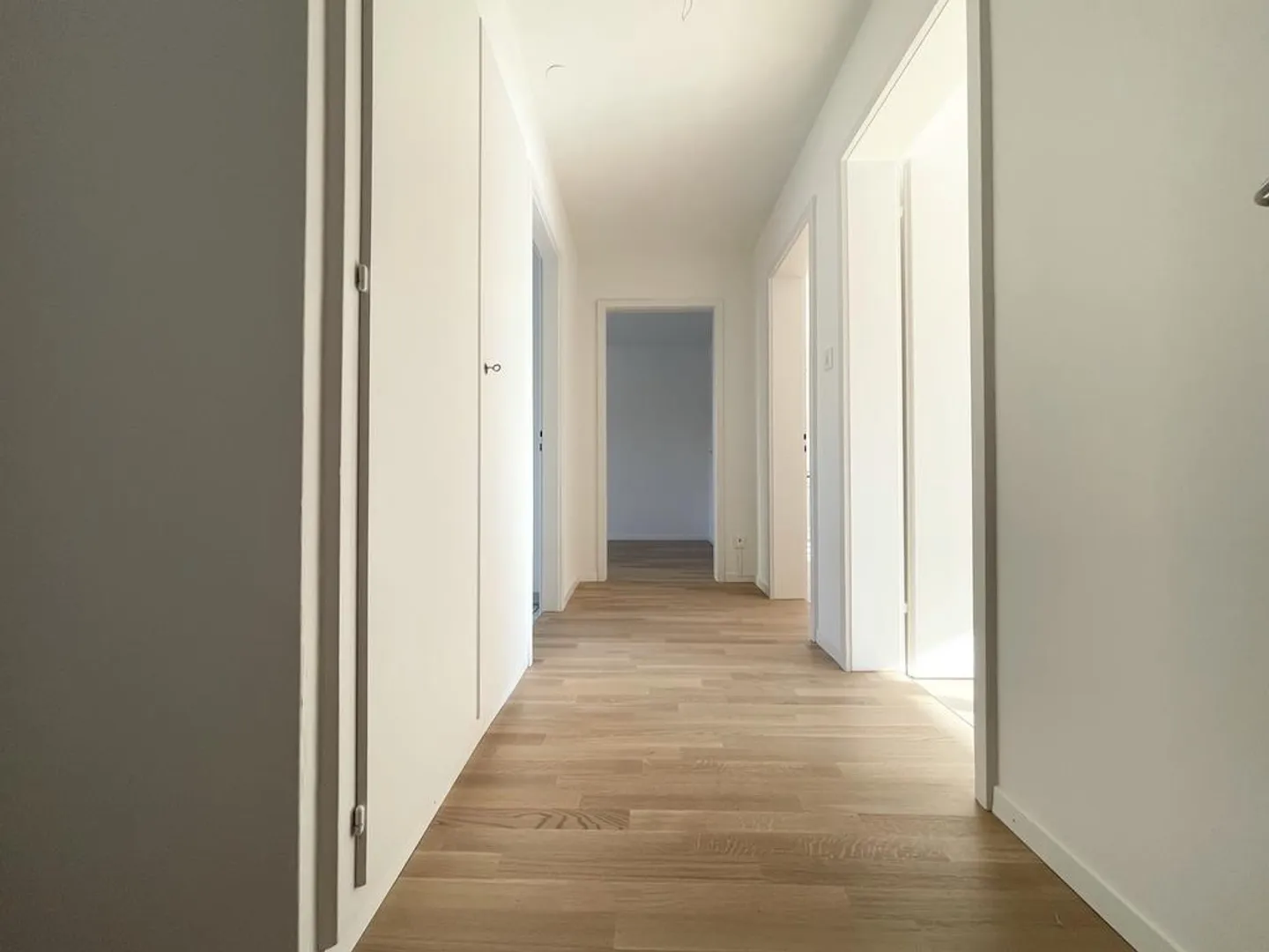 ENVIRONNEMENT DE VIE ÉLÉGANT DANS UN EMPLACEMENT DE CHOIX À OBERWIL! - Photo 8 sur 8