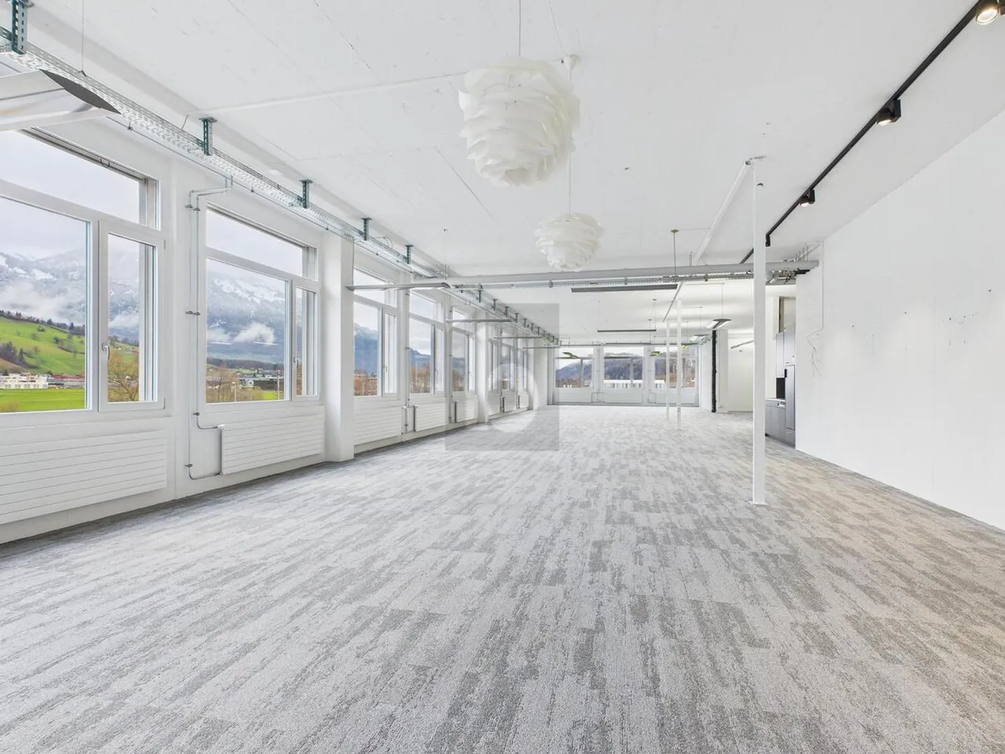 MODERN, GROSSZÜGIG UND ZENTRAL - Foto 2 von 6