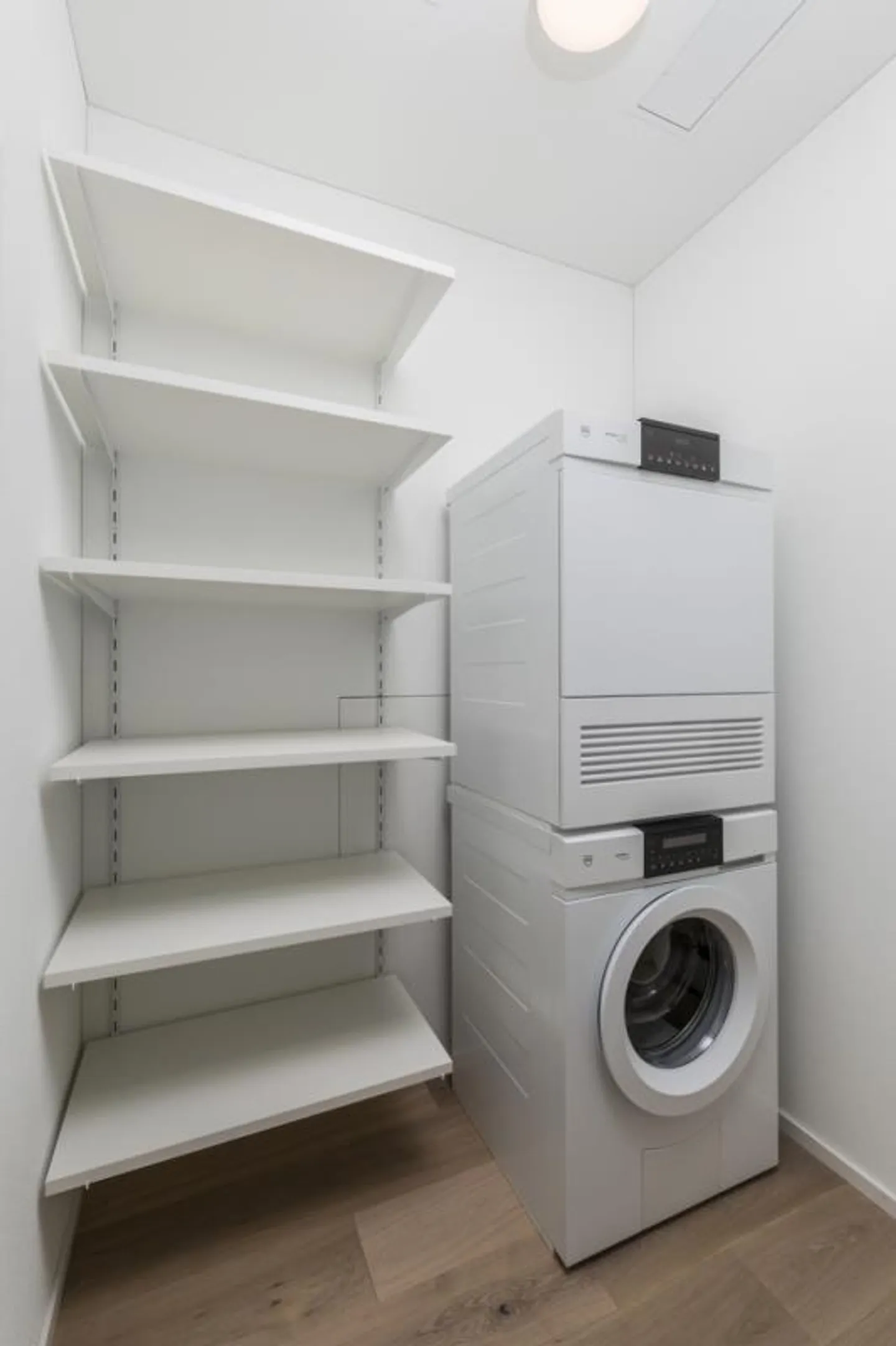 Appartamento moderno e di alta qualità nel centro di Horw - Foto 7 di 8