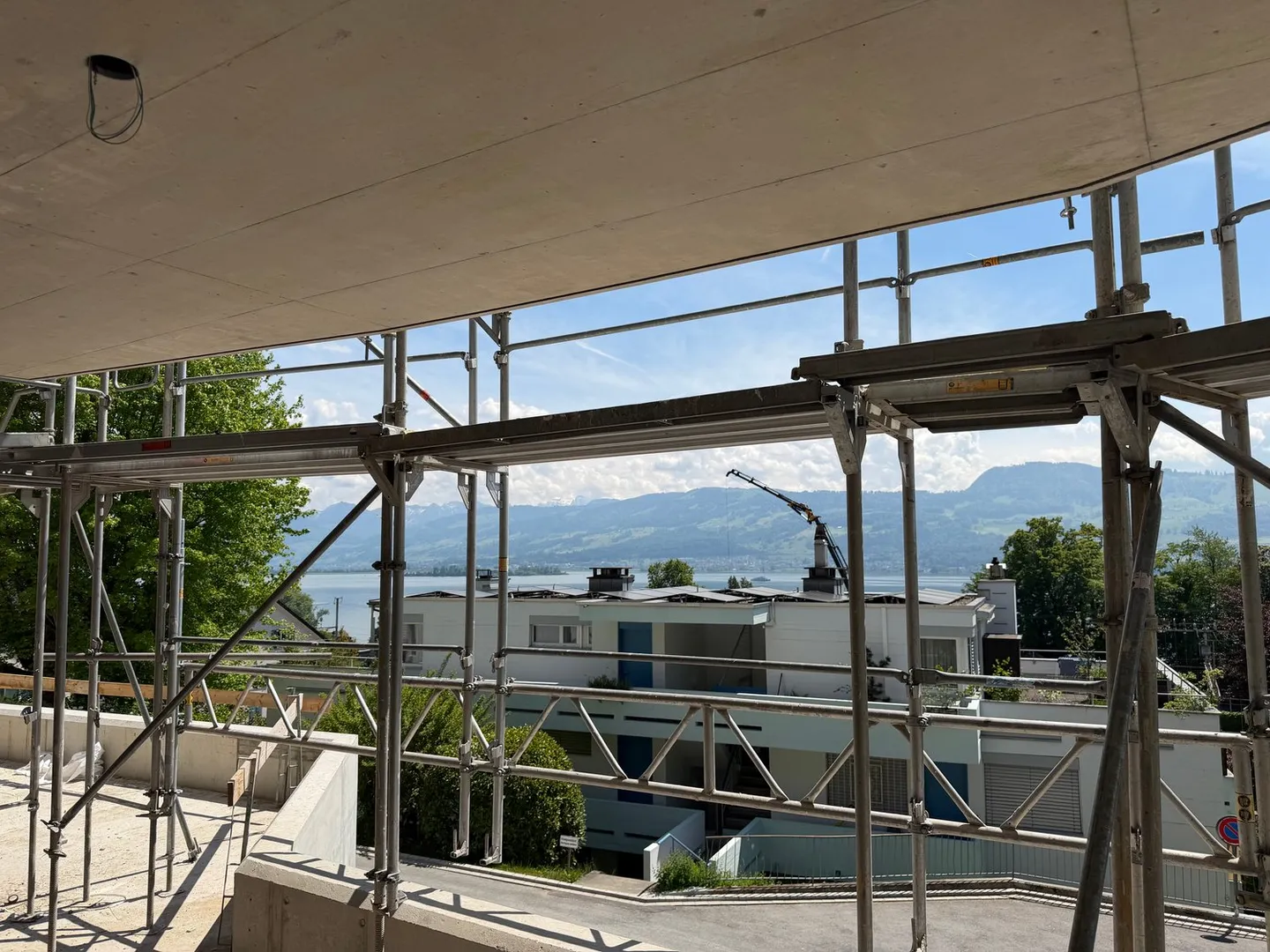 Nuova costruzione "VILYA" - Vivere con una vista eccezionale sul lago e sulle montagne in una posizione tranquilla - Foto 3 di 12