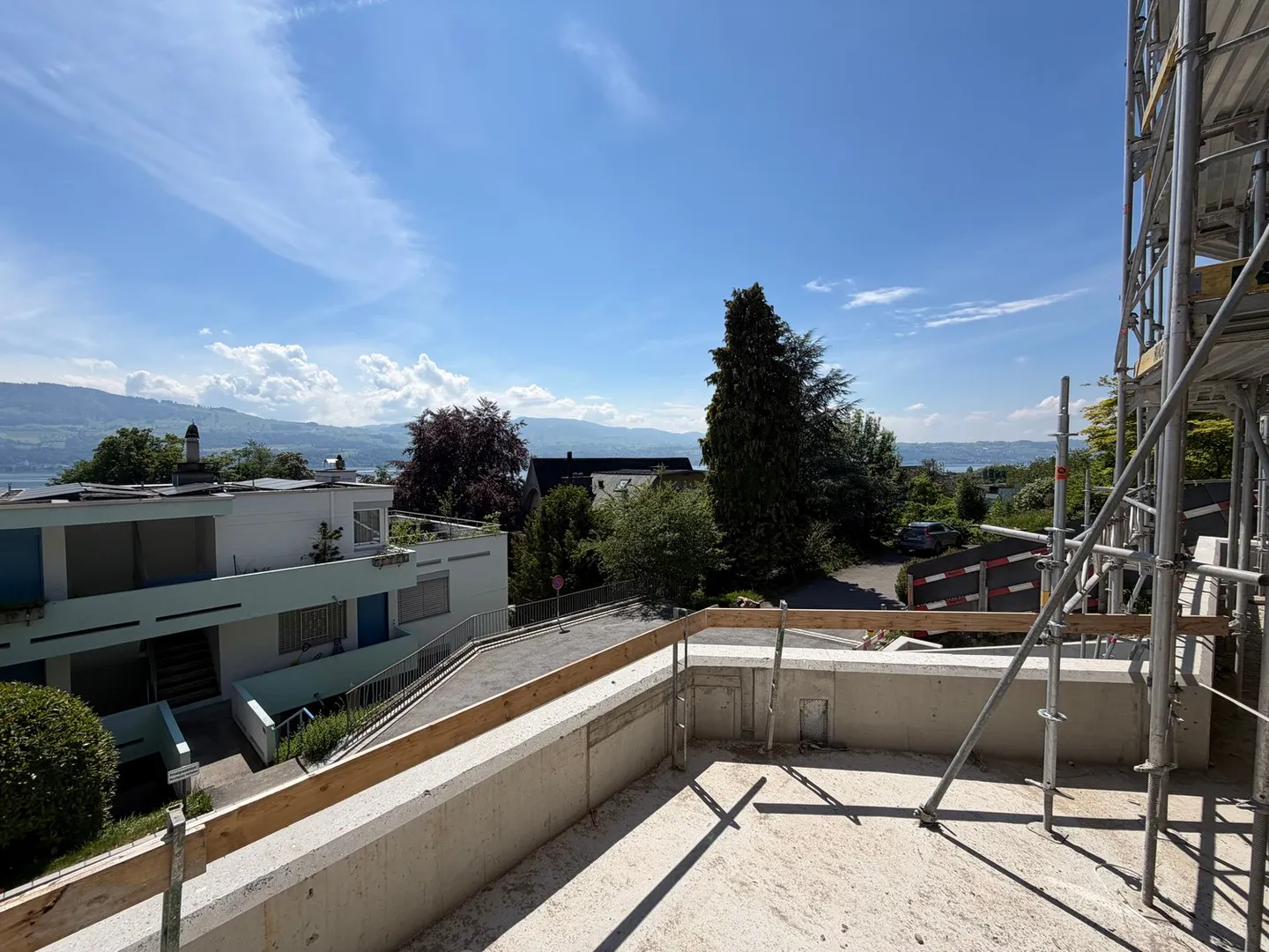 Nuova costruzione "VILYA" - Vivere con una vista eccezionale sul lago e sulle montagne in una posizione tranquilla - Foto 4 di 12