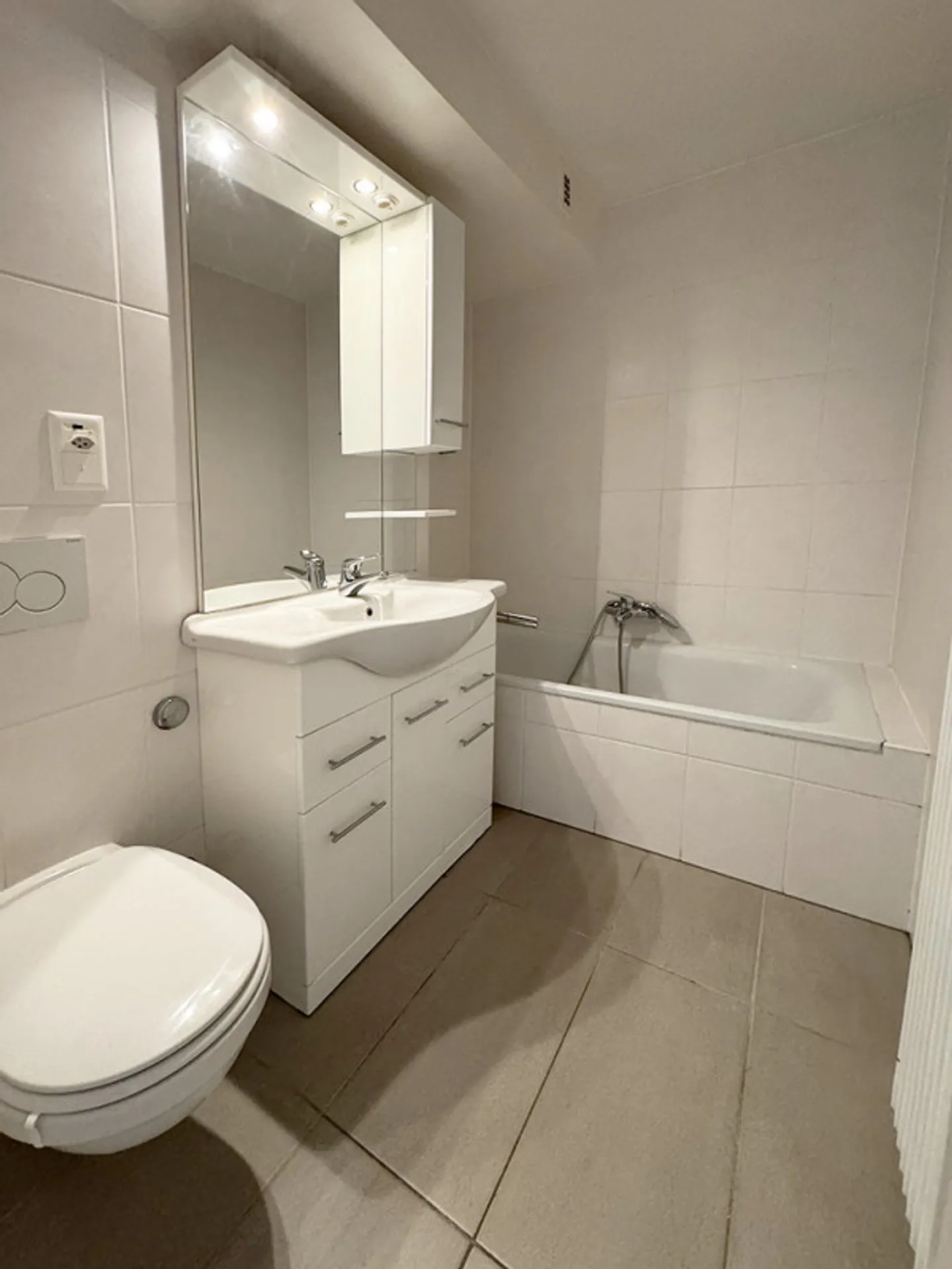 Montreux-Clarens: pleasant 2-room apartment just steps from the lake, with the possibility of purchase - Photo 5 of 5