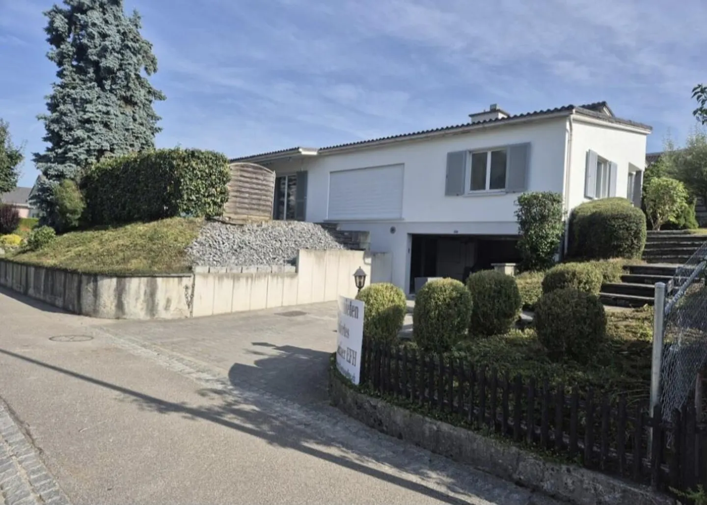 Casa unifamiliare con giardino - Foto 1 di 12