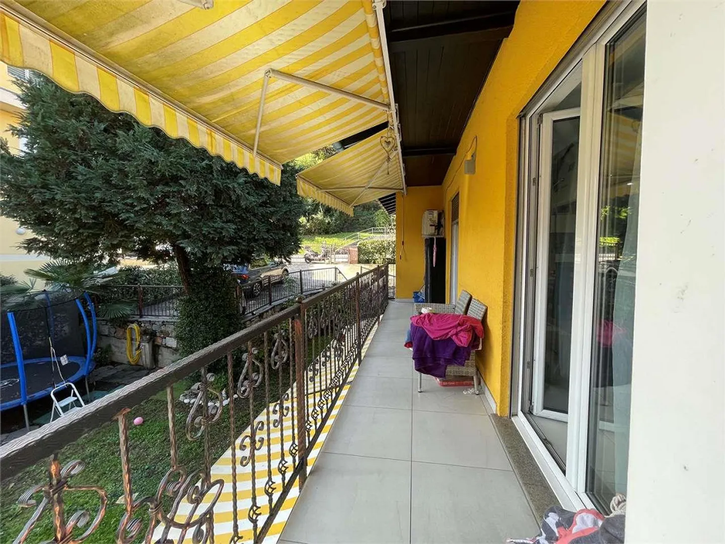 Renovierte Villa mit zwei Einheiten - Foto 5 von 10