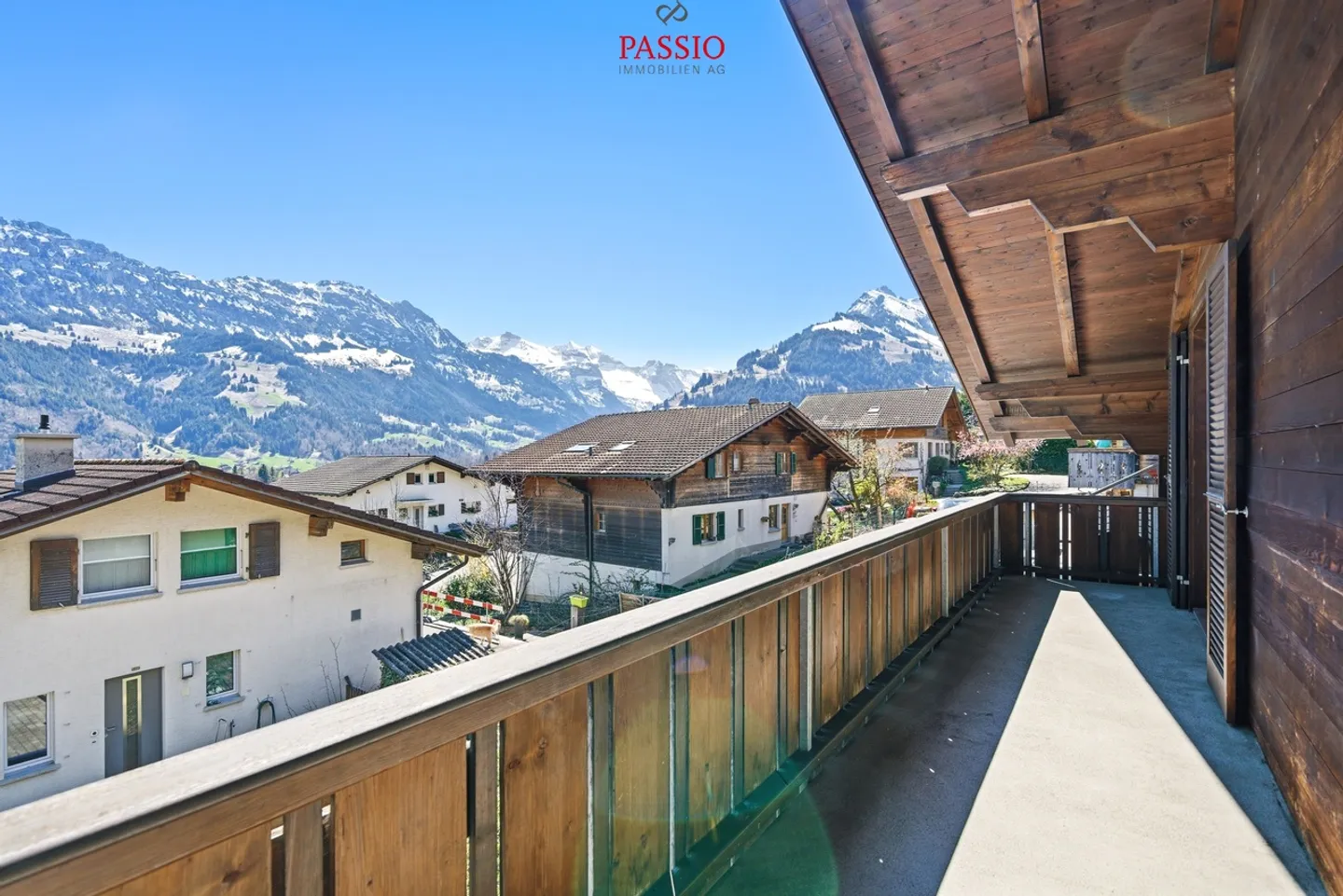 Spacious 5-room apartment with Alpine view and private garden - Photo 6 of 20