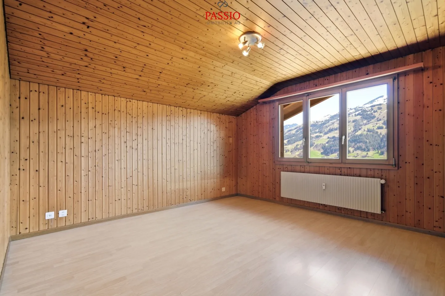 Spacious 5-room apartment with Alpine view and private garden - Photo 11 of 20