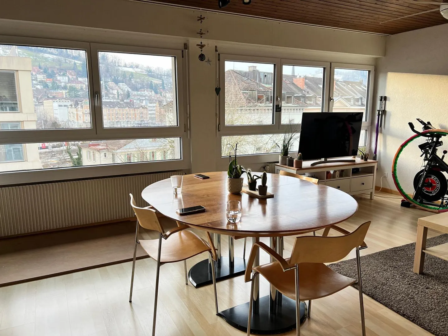 Spacious Nest in the City - Centrally Located and Quiet - Photo 2 of 10