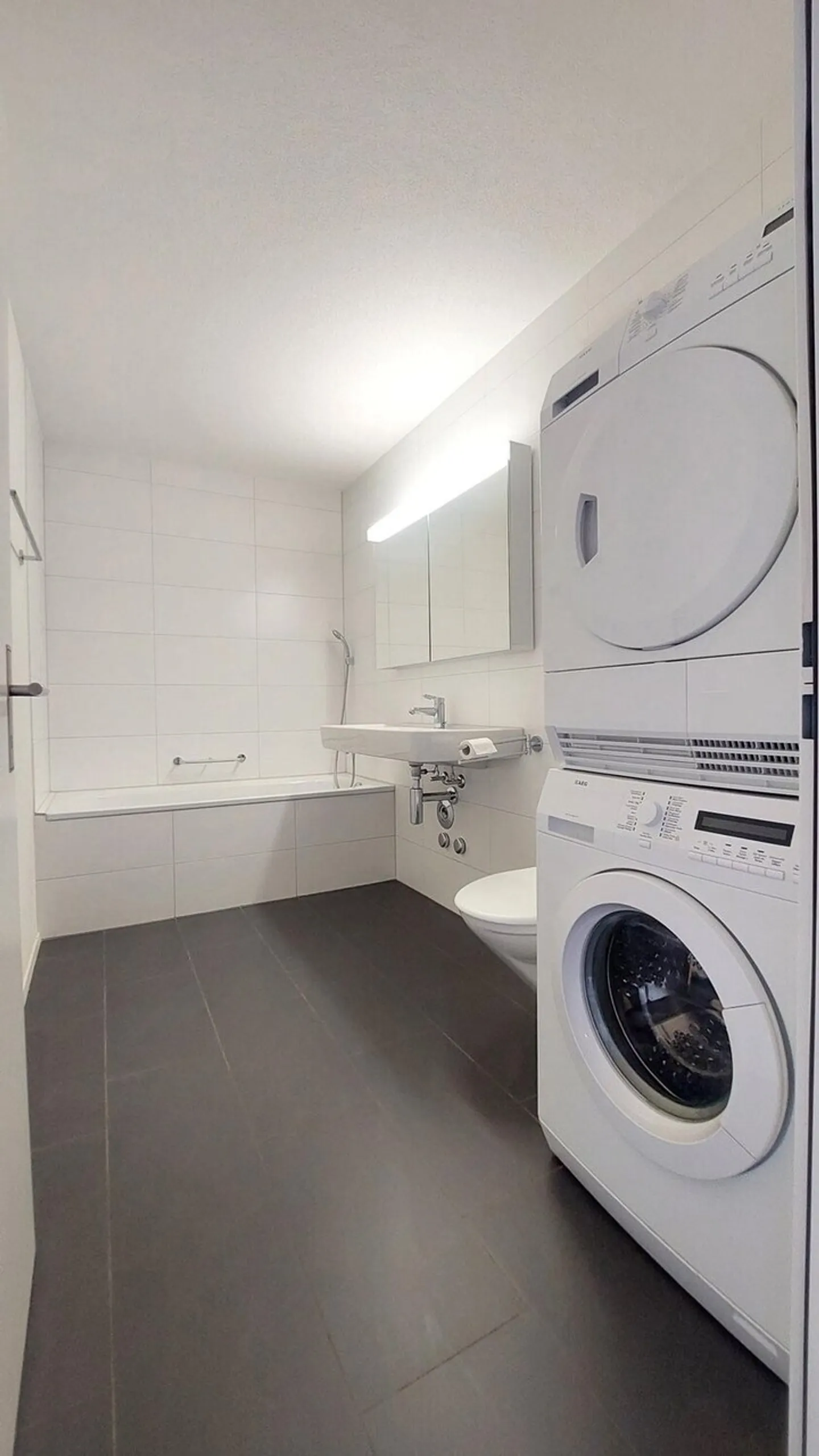 Ampio appartamento di 3,5 locali - Foto 4 di 10