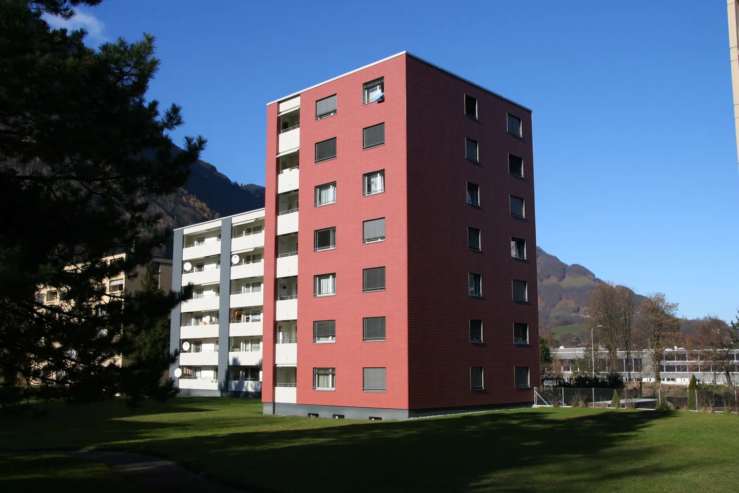 Cozy and renovated apartment in a very good traffic location - Photo 1 of 7