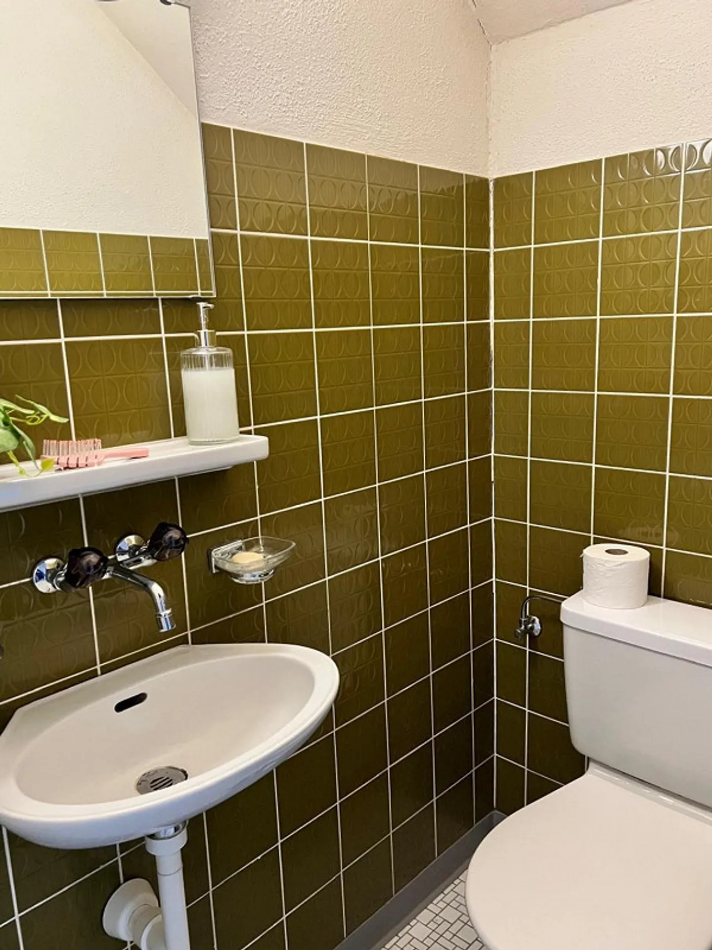 Spacious Nest in the City - Centrally Located and Quiet - Photo 5 of 10