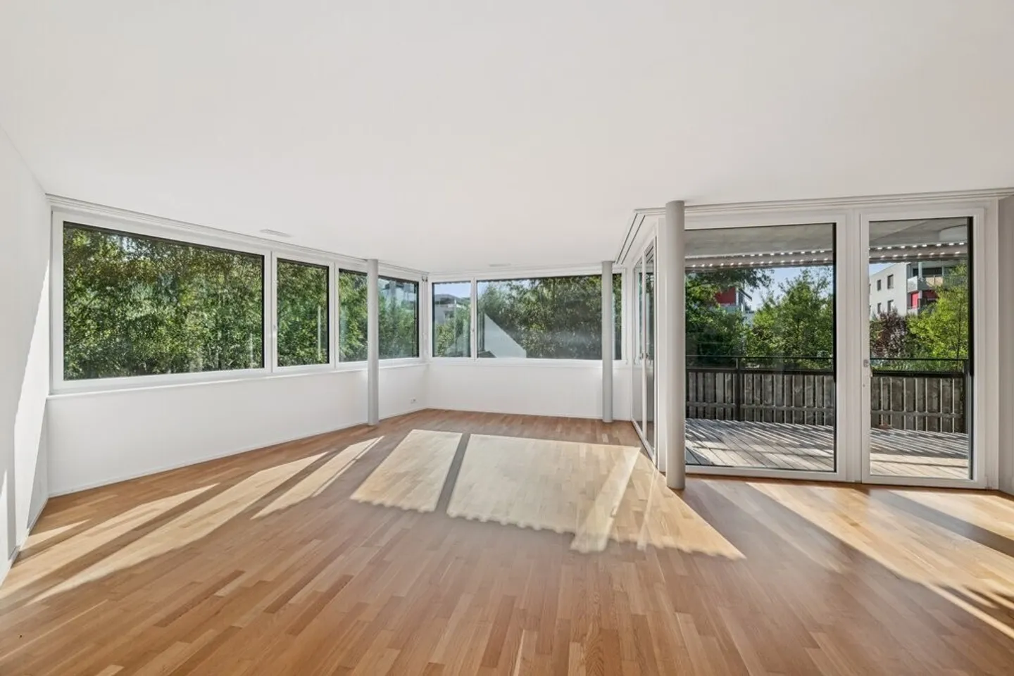 Vie moderne avec loggia - Photo 1 sur 11