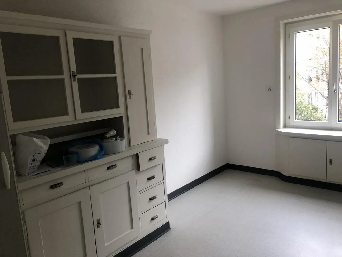 Central apartment perfect for singles! - Photo 4 of 6