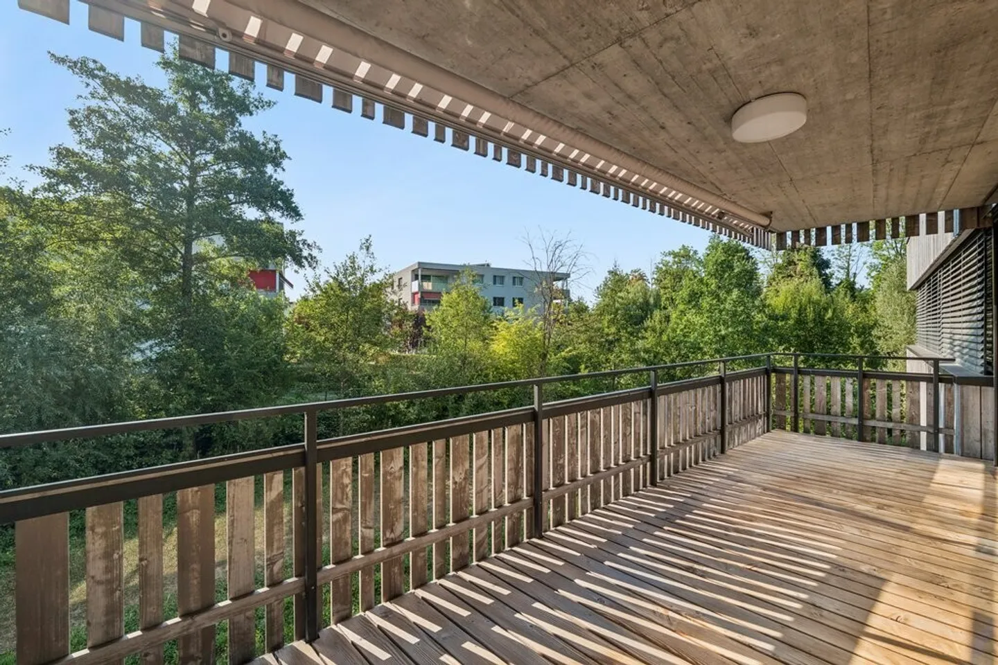 Vie moderne avec loggia - Photo 10 sur 11