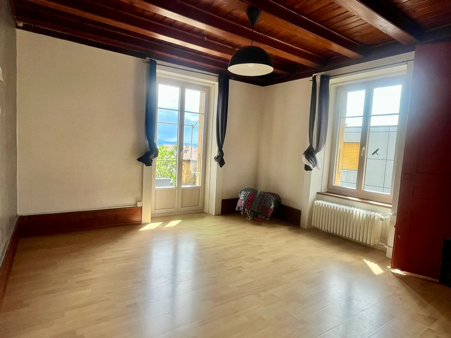 Charming 9.5-room house with a view of the lake and the Alps - Photo 5 of 8