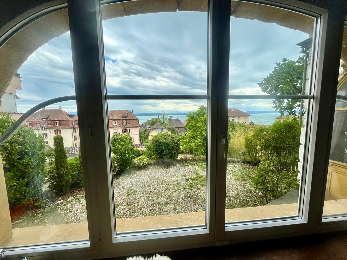 Charming 9.5-room house with a view of the lake and the Alps - Photo 7 of 8