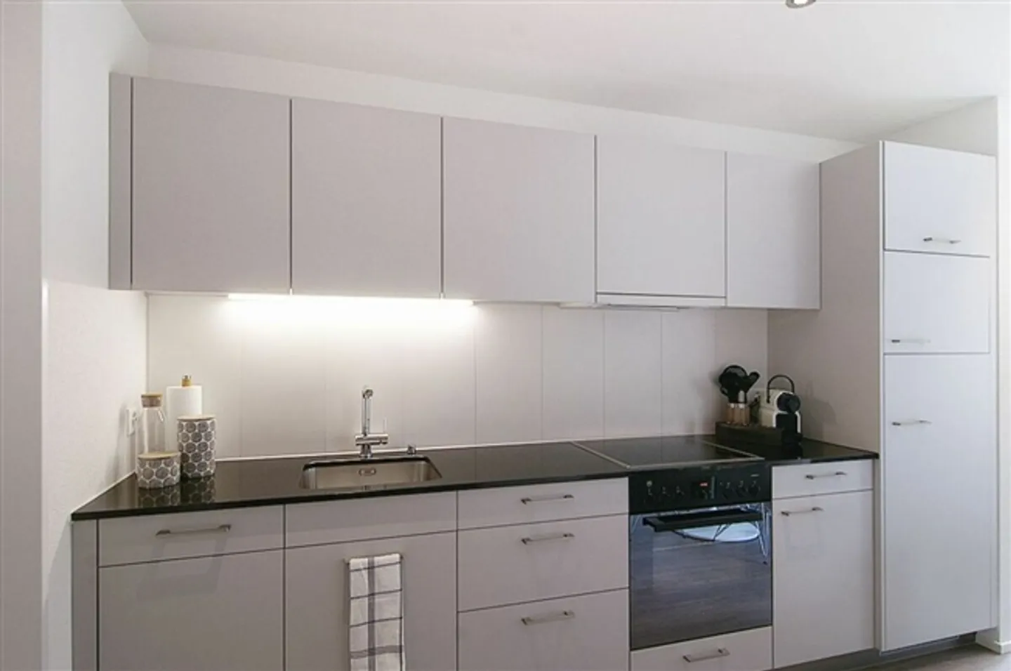 APPARTEMENT D'AFFAIRES - Entièrement meublé - Photo 3 sur 10