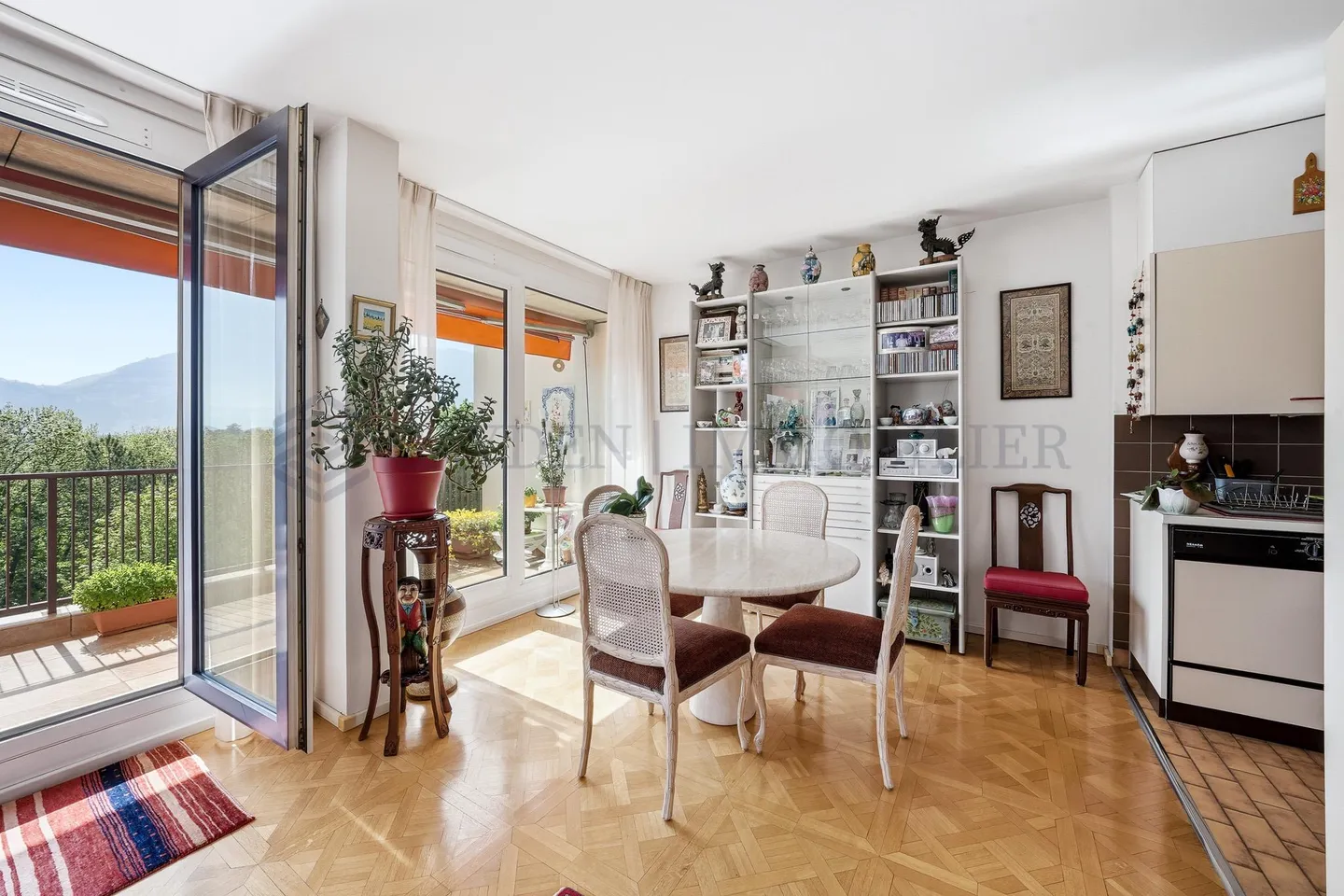Exclusivity! Superb 5-room apartment with unobstructed view! - Photo 2 of 6