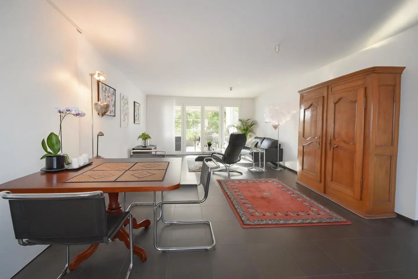 Appartamento moderno di 4,5 stanze con grande balcone - Foto 2 di 16