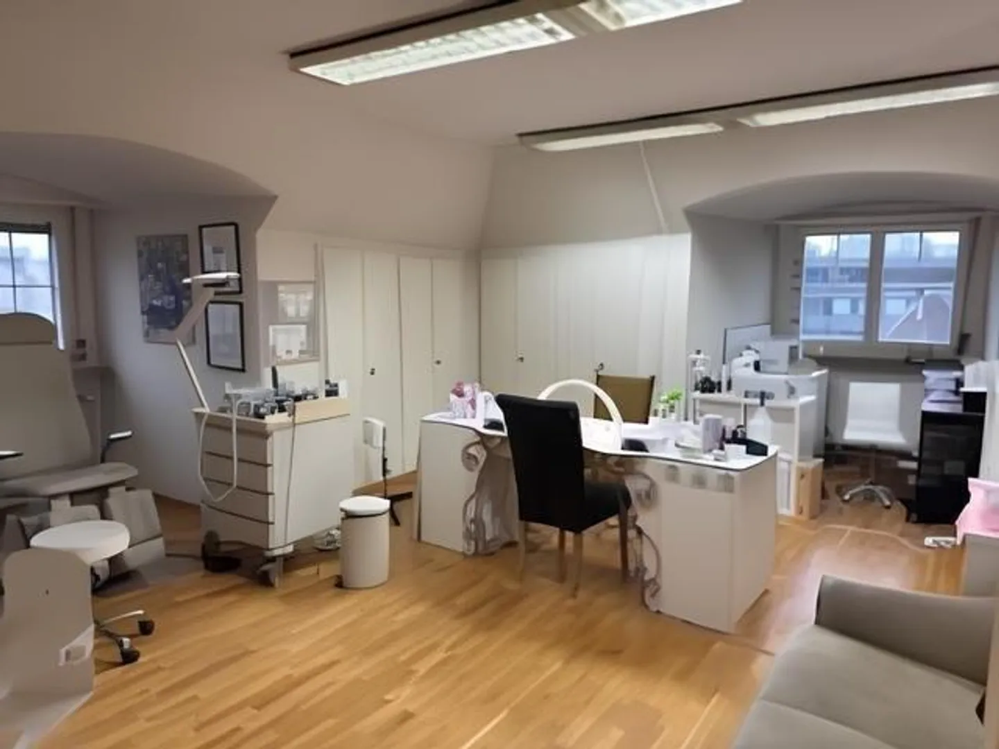 Bureau à louer - Photo 2 sur 2