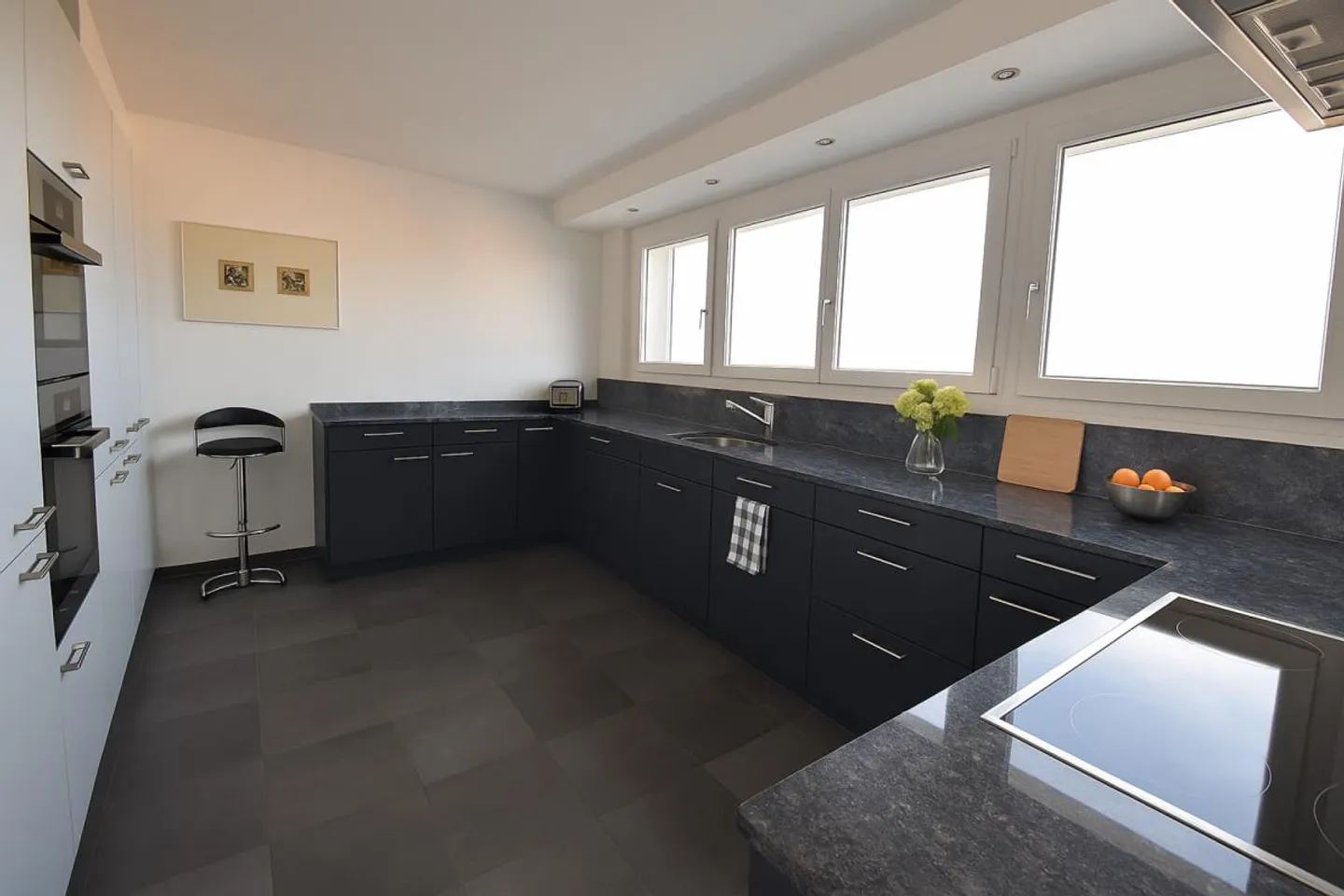 Appartamento moderno di 4,5 stanze con grande balcone - Foto 3 di 16