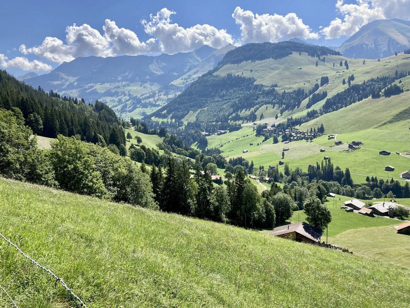 Luxurious 2.5-room apartment at Wiriehorn - Photo 17 of 17