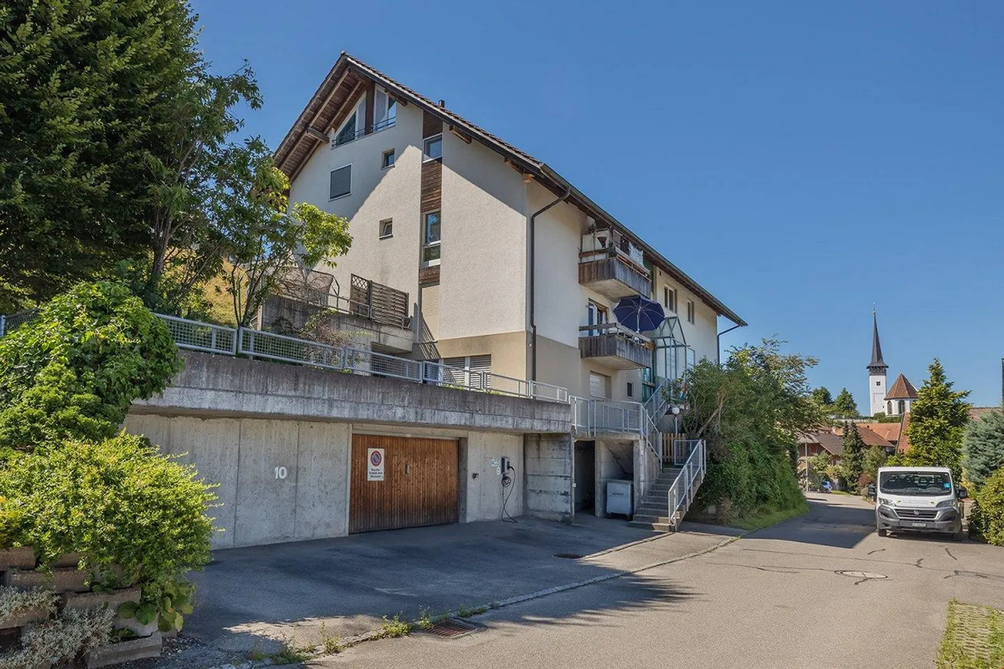 Helle 4½-Zimmer-Wohnung im EG mit Balkon und Gartenterrasse - Foto 7 von 8