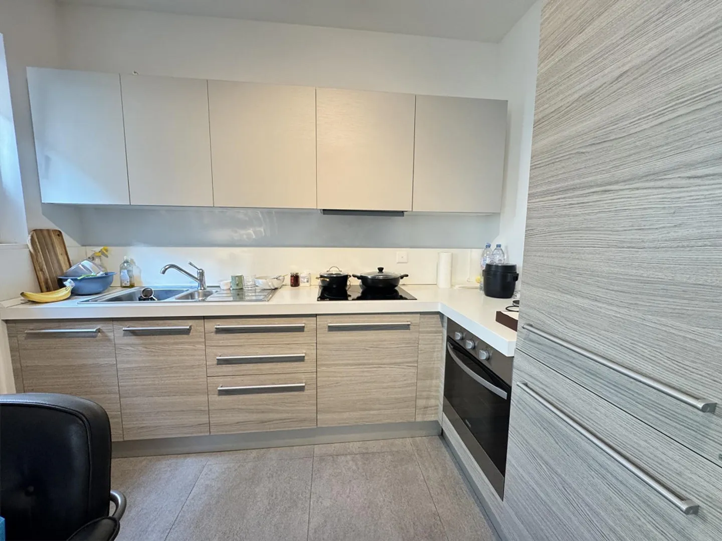 APPARTAMENTO LUMINOSO DI 2,5 STANZE CON BALCONE E 2 POSTI AUTO NEL CENTRO DI LUGANO - Foto 5 di 10