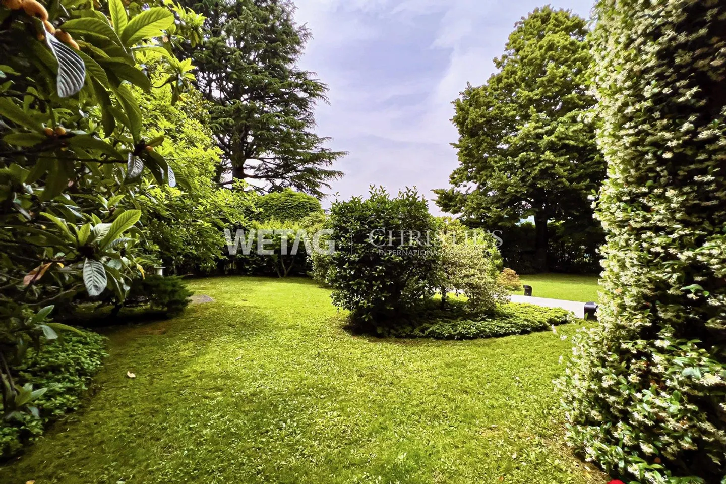 Elegante Villa Umgeben von Natur - Foto 2 von 11
