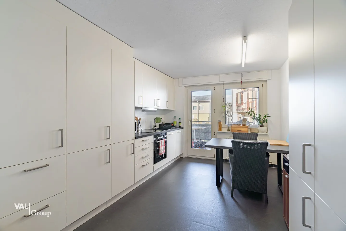 High-yield investment property in a central location - Photo 6 of 21