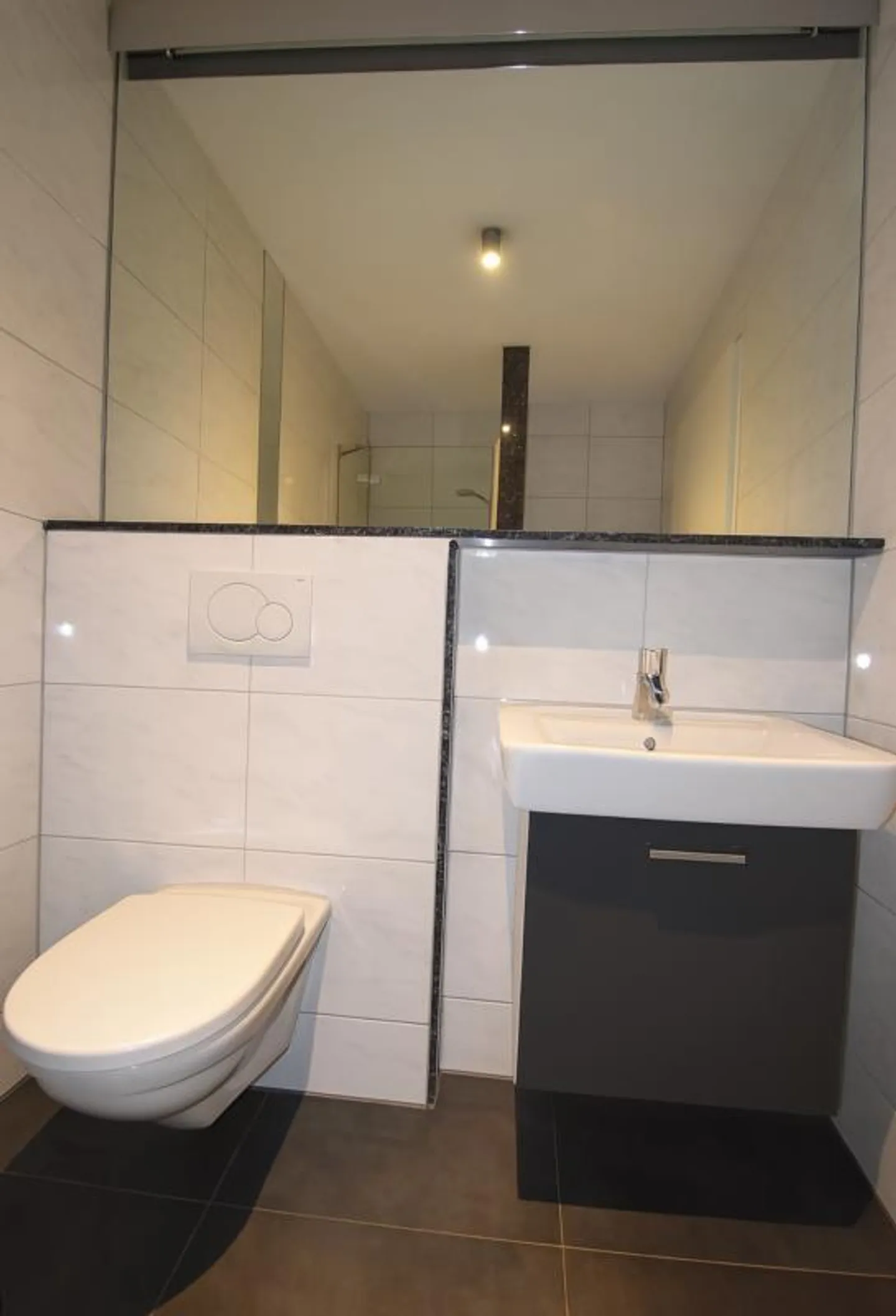 Appartamento moderno di 4,5 stanze con grande balcone - Foto 9 di 16