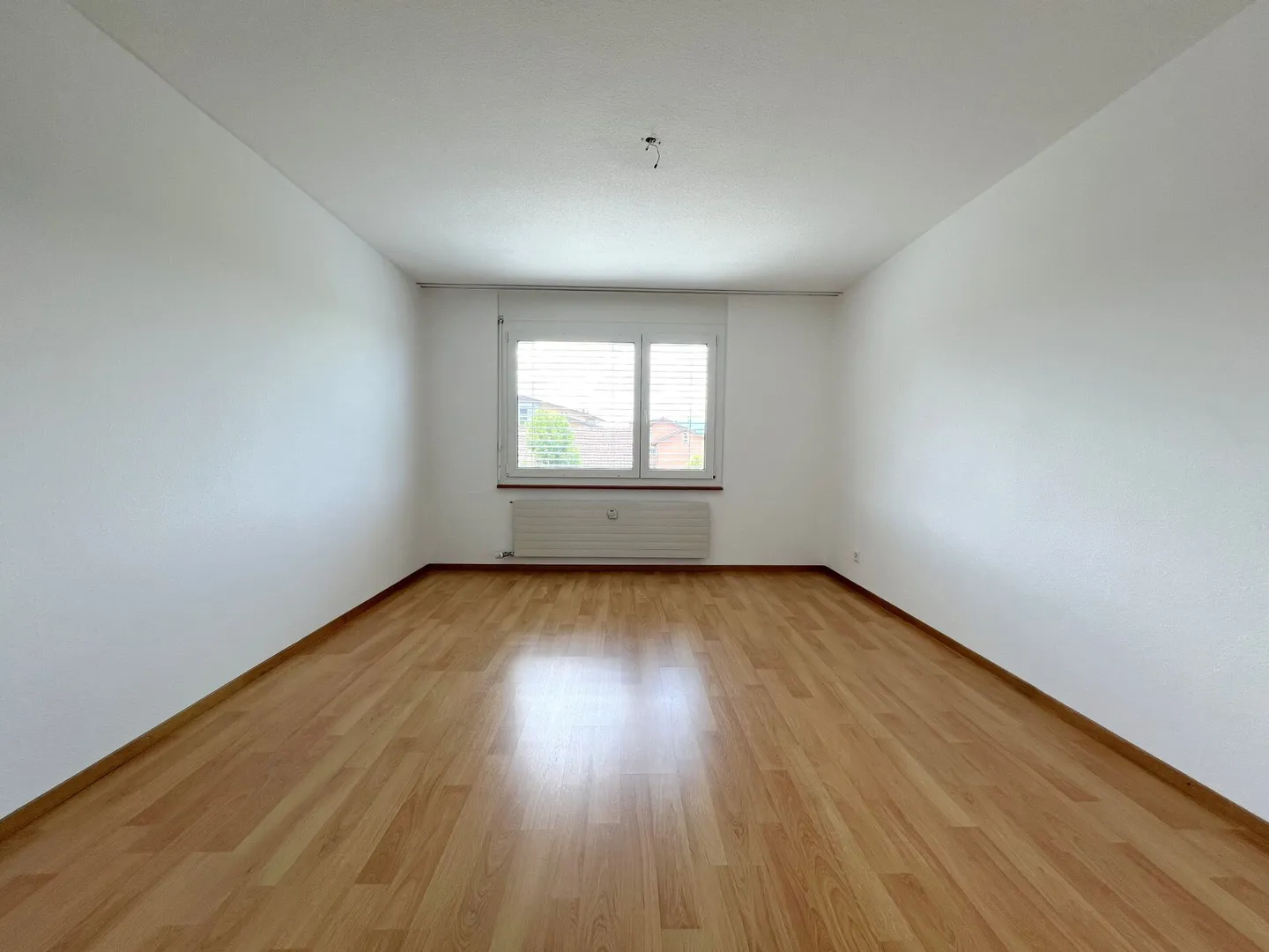 Appartement lumineux et charmant de 3,5 pièces à Geuensee - Photo 4 sur 11