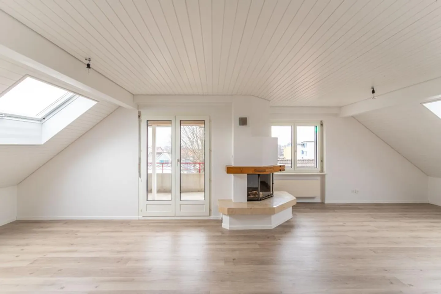 Attrazione edificio residenziale e commerciale nel cuore di Gossau - Foto 4 di 16