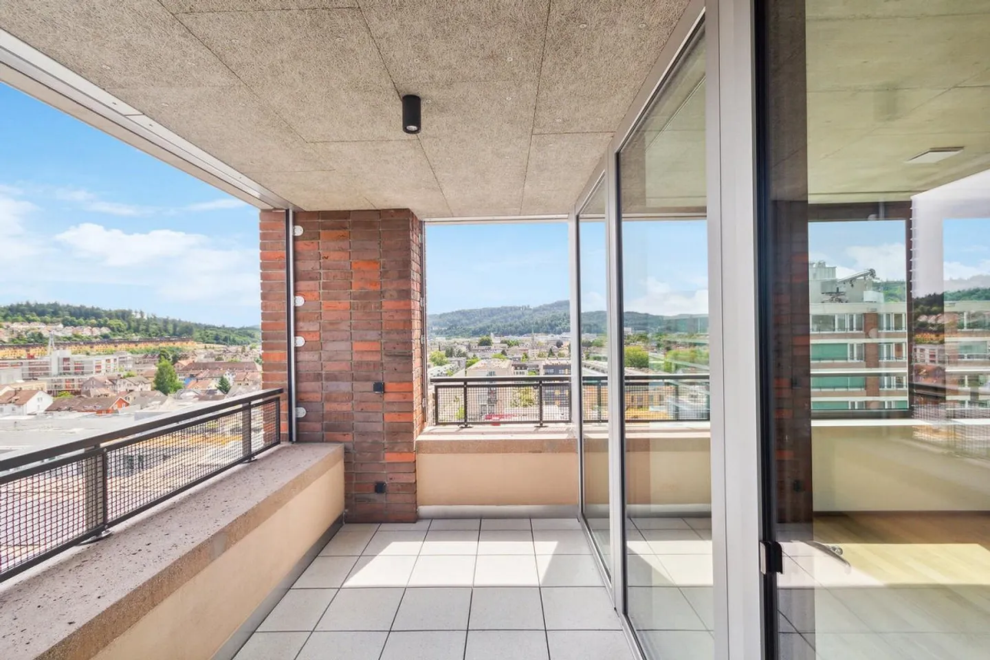 Modern 3.5-room apartment in Lokstadt - Photo 1 of 10