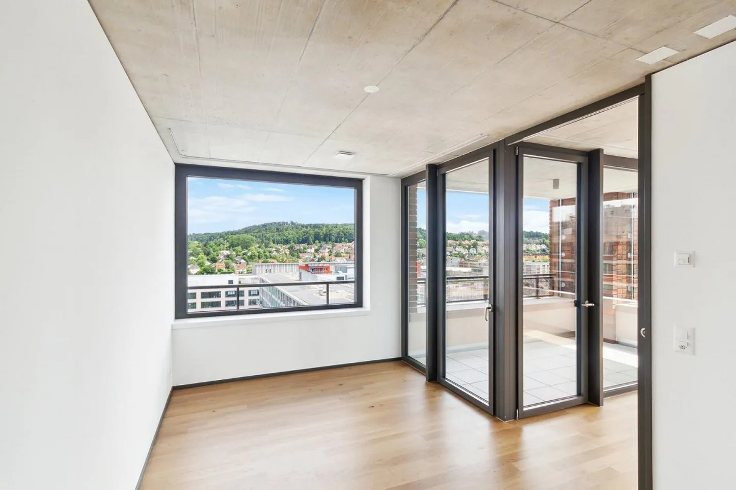 Modern 3.5-room apartment in Lokstadt - Photo 3 of 10
