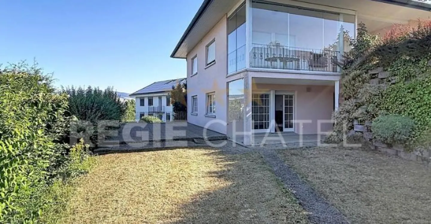 Grazioso appartamento con terrazza e giardino - Foto 1 di 7