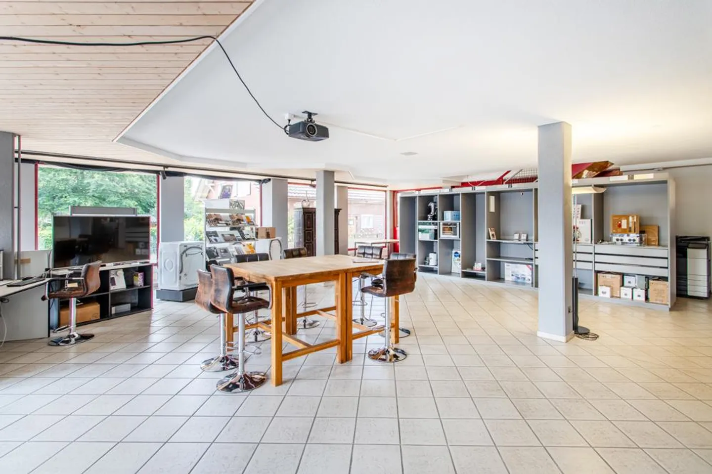 Attrazione edificio residenziale e commerciale nel cuore di Gossau - Foto 14 di 16