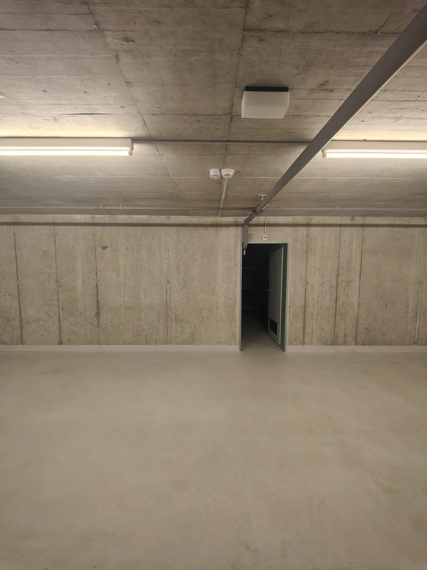 104m2 Magazzino Schaffhausen - Stauffacherstrasse 36 - Foto 2 di 10