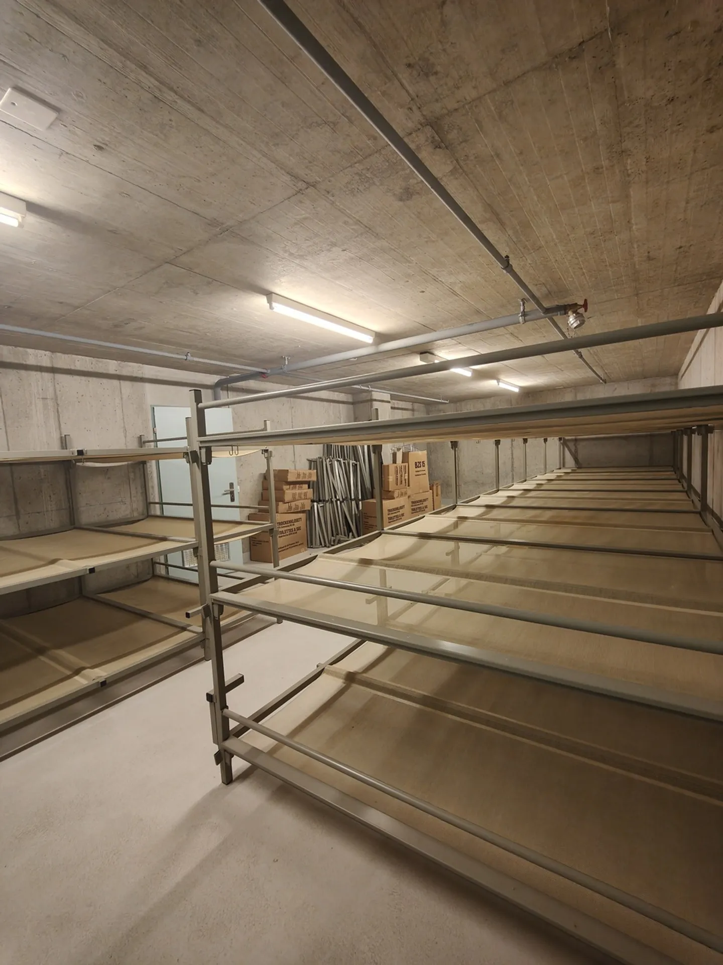 104m2 Magazzino Schaffhausen - Stauffacherstrasse 36 - Foto 8 di 10