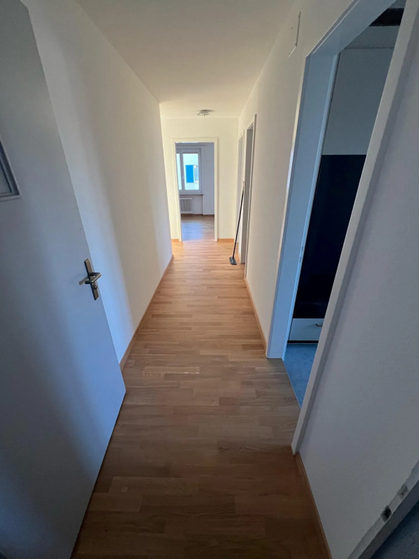 Appartamento 3 locali accogliente in un tranquillo quartiere residenziale - Foto 3 di 10