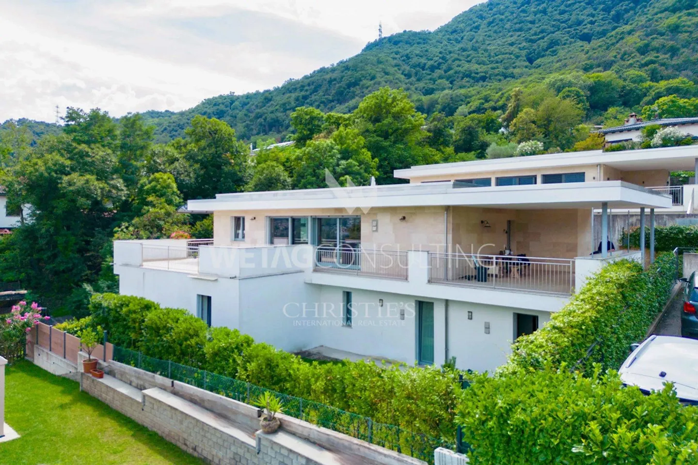 Lugano-Gravesano: Villa moderna con grande terrazza e sauna in vendita - Foto 1 di 12