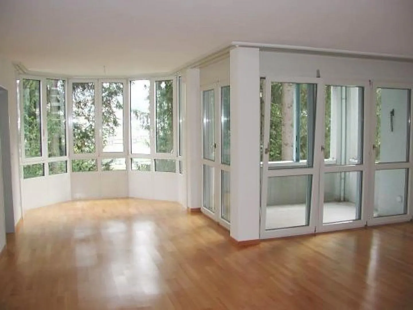 Grosszügige Wohnung mit neuer Küche an ruhiger, zentraler Lage - Foto 1 von 12