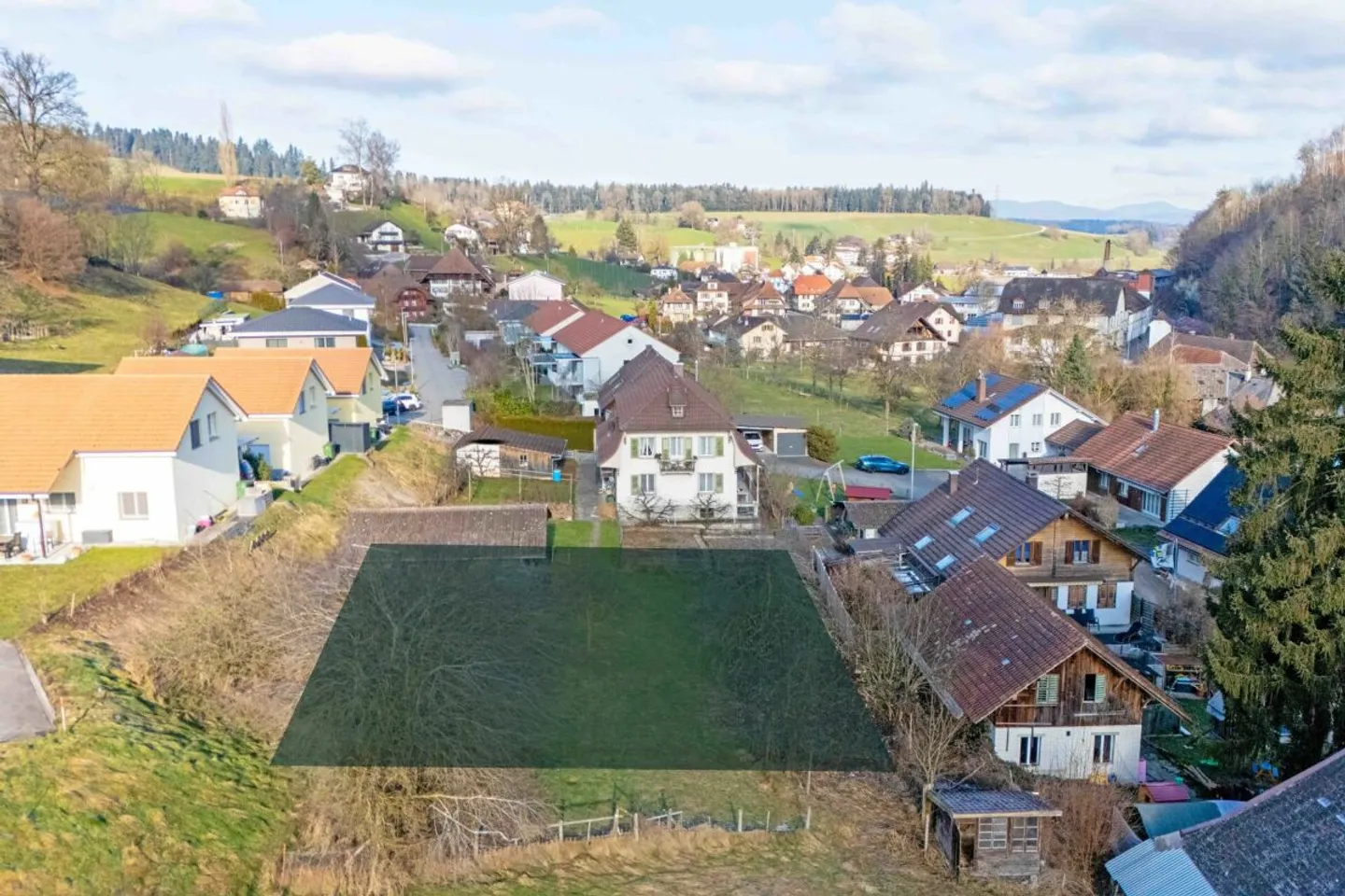 Casa di campagna bernese con circa 750 m² di riserva edificabile (W3): Casa bifamiliare in posizione tranquilla con potenziale versatile - Foto 29 di 31