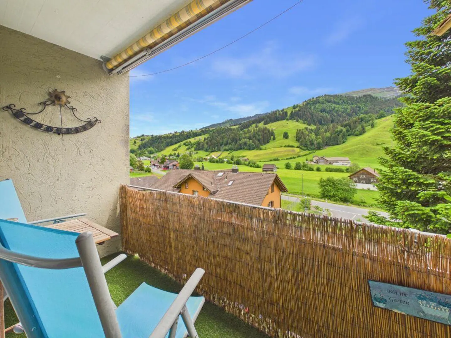 Vivre dans le vert - Appartement lumineux à Obertoggenburg - Photo 1 sur 10
