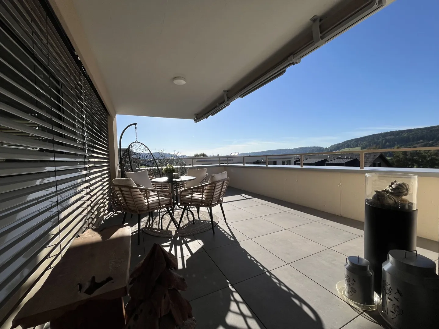 Après première occupation - Appartement moderne de 4,5 pièces en attique au cœur d'Uffikon - Photo 7 sur 11