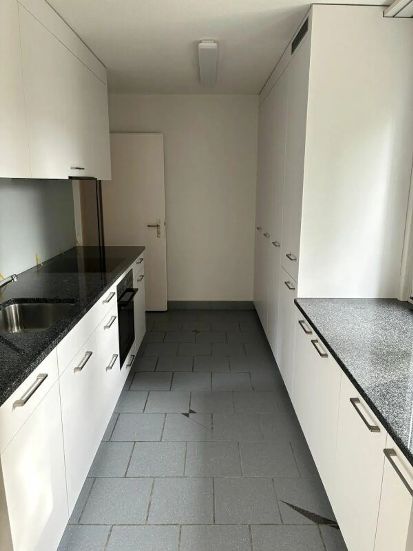 Grosszügige Wohnung mit neuer Küche an ruhiger, zentraler Lage - Foto 3 von 12