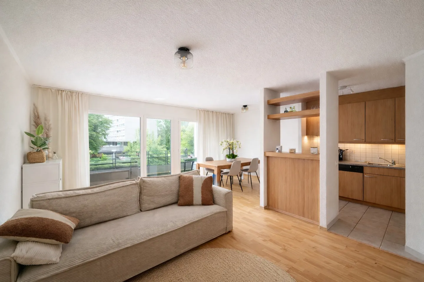 Appartamento luminoso 3.5 locali - Foto 2 di 8