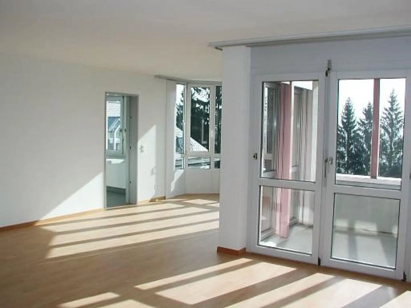 Grosszügige Wohnung mit neuer Küche an ruhiger, zentraler Lage - Foto 2 von 12
