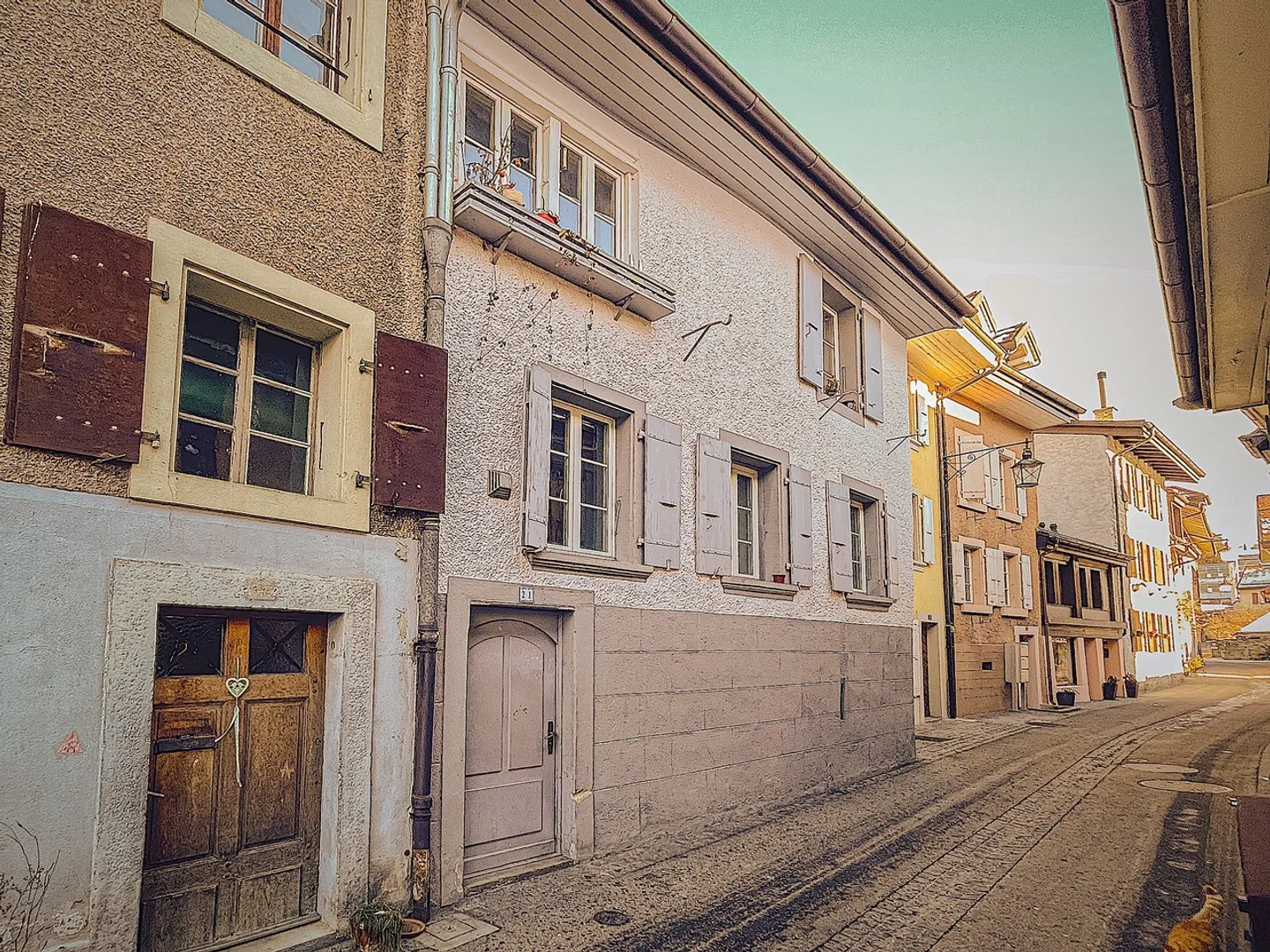Casa di villaggio con 3 appartamenti - Foto 2 di 19