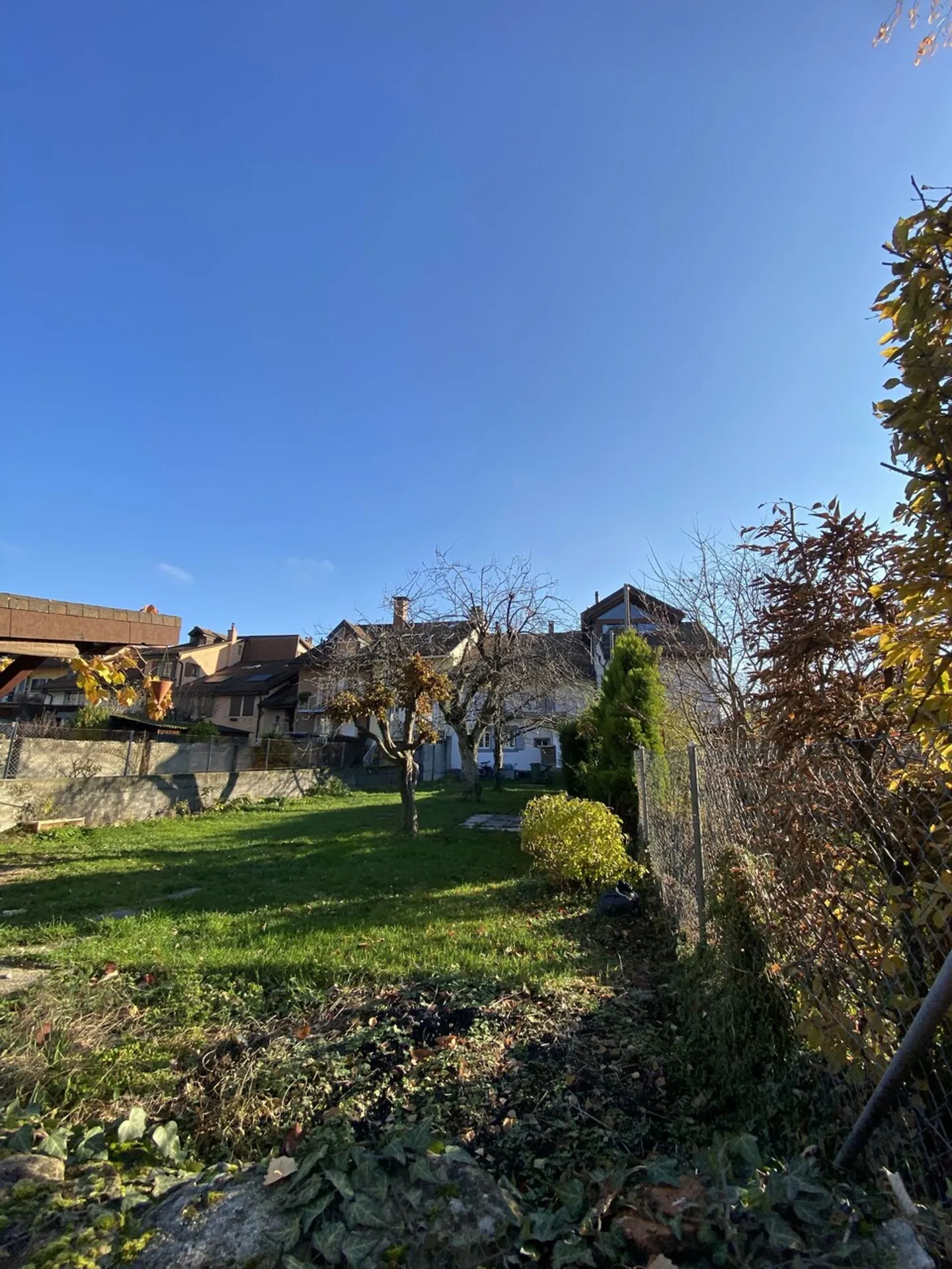 Casa di villaggio con 3 appartamenti - Foto 3 di 19