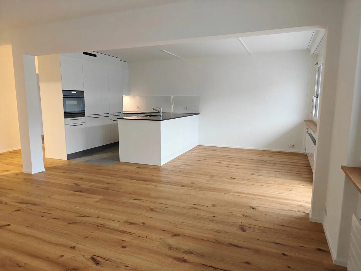 Erstbezug an zentraler Lage - Moderne 3.5-Zimmerwohnung beim Bhf. Egg - Foto 2 von 8